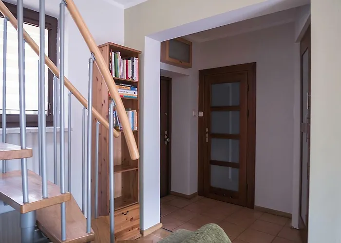 Olsza Cozy & Quiet 2 Level *