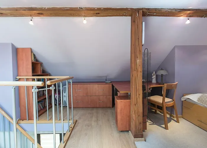 Olsza Cozy & Quiet 2 Level *